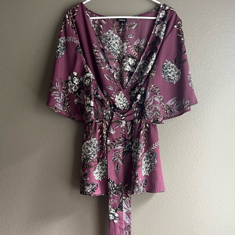 TORRID Purple floral kimono style blouse, size 2XL